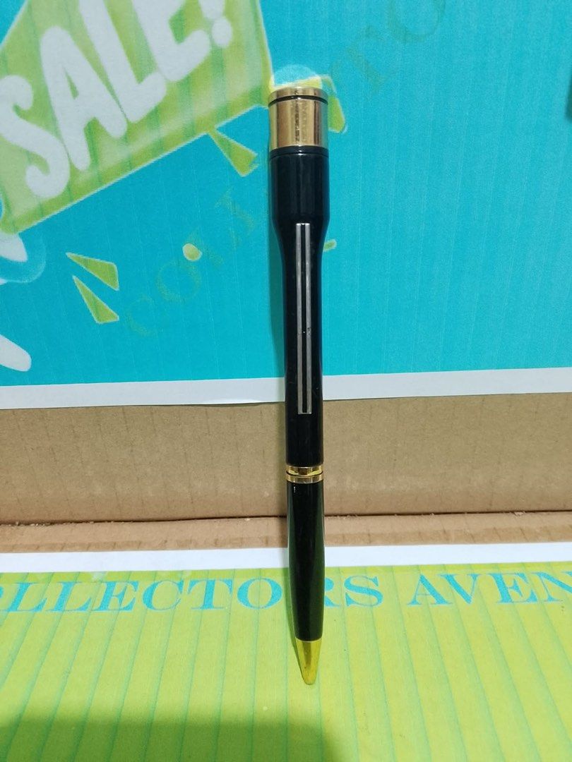 Vintage Shachihata Namepen (Category: Vintage Collectibles) located in Santo Tomas. Submitted by retrotastic (Listing ID 1436605513, Image 1). Description: Vintage Shachihata Namepen. ₱550 This specific model is notable for its body-knock mechanism, where you “knock” or bend the center of the pen body to deploy the ballpoint tip. It is an older, discontinued version often referred to as the “initial type”. Key Features: 2-in-1 Design: The top cap