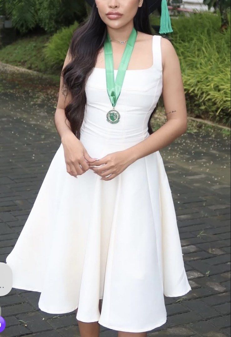 White dress - For rent (Category: Dresses) located in Manila. Submitted by silentforest-f7f5 (Listing ID 1436587114, Image 1). Description: Dress for rent good for Graduation / Party / Birthday Size Xs- Small.