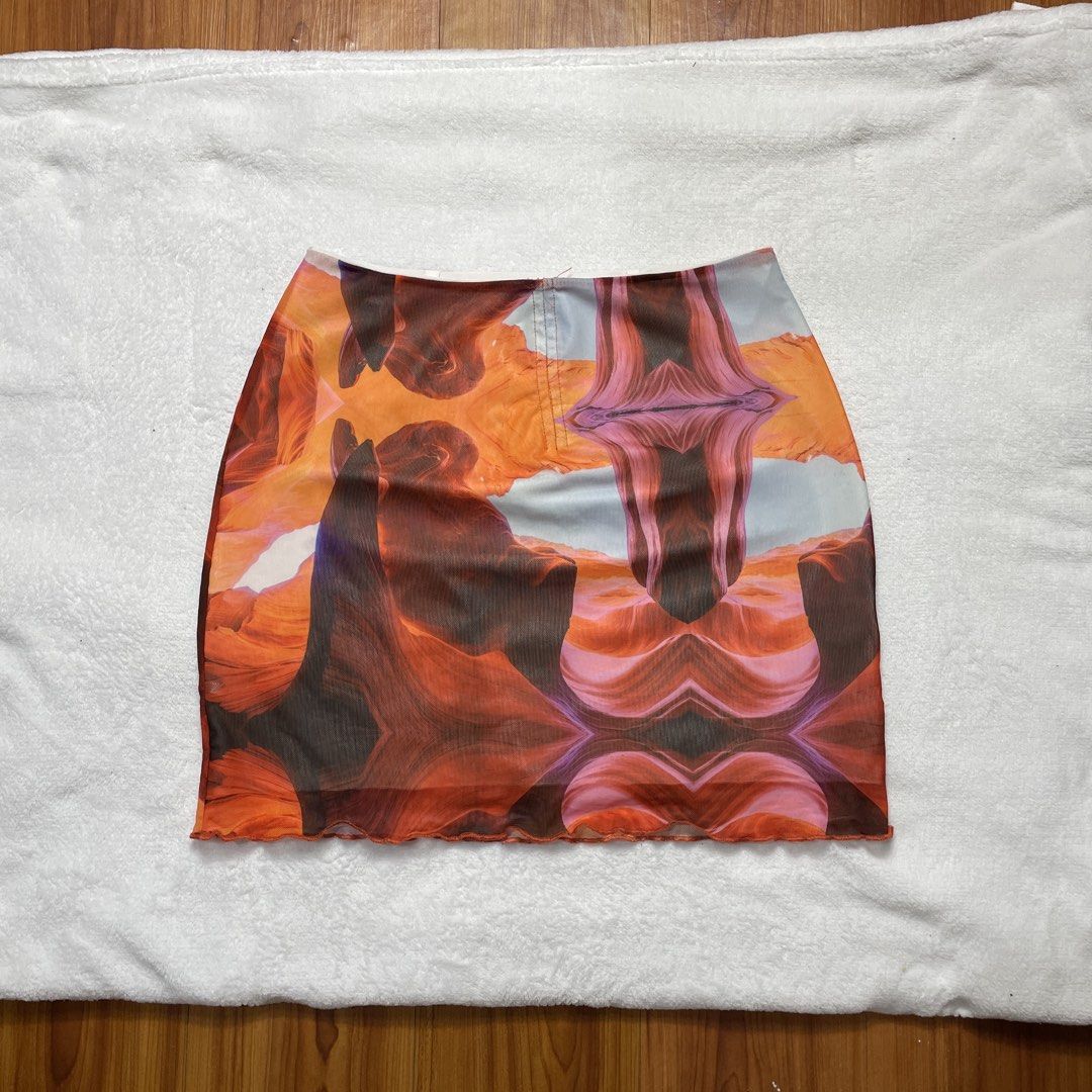 White fox skirt (Category: Skirts) located in Quezon City. Submitted by _decluttermica (Listing ID 1436545621, Image 1). Description: .