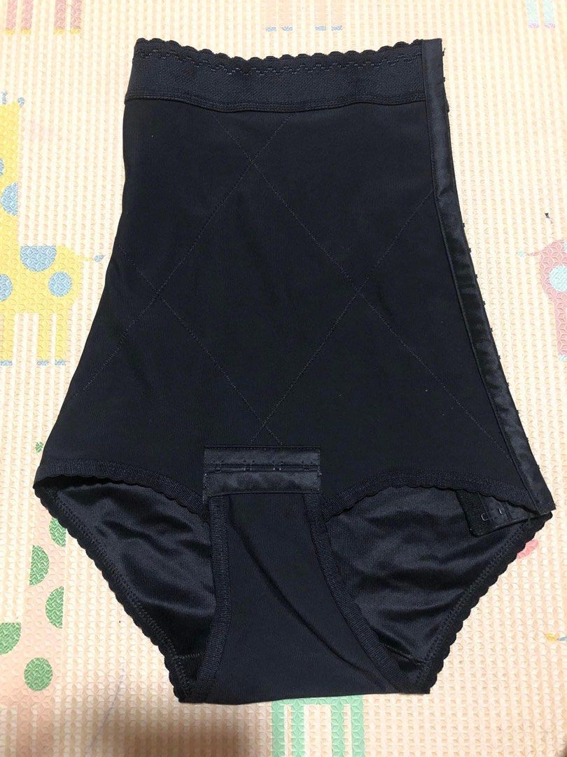 Wink Your Little Secret Shapewear (Category: Maternity wear) located in Quezon City. Submitted by getitonline (Listing ID 1436636100, Image 2). Description: - Wink black high-waisted shapewear - Hook-and-eye closures - Material: 45% recycled lycra, 55% nylon - Features a quilted pattern - Brand: Wink, with "Your Little Secret" label Wɪɴᴋ ᴜʟᴛʀᴀʙɪᴋɪɴɪ ʙɪɴᴅᴇʀ Sɪᴢᴇ: xxsᴍᴀʟʟ Cᴏʟᴏʀ: ʙʟᴀᴄᴋ Wᴏʀɴ ғᴏʀ ᴏɴᴇ ᴍᴏɴᴛʜ Oʀɪɢ ᴘʀɪᴄᴇ: 4,990 Sᴇʟʟɪɴɢ ғᴏʀ 3,550 sale Good
