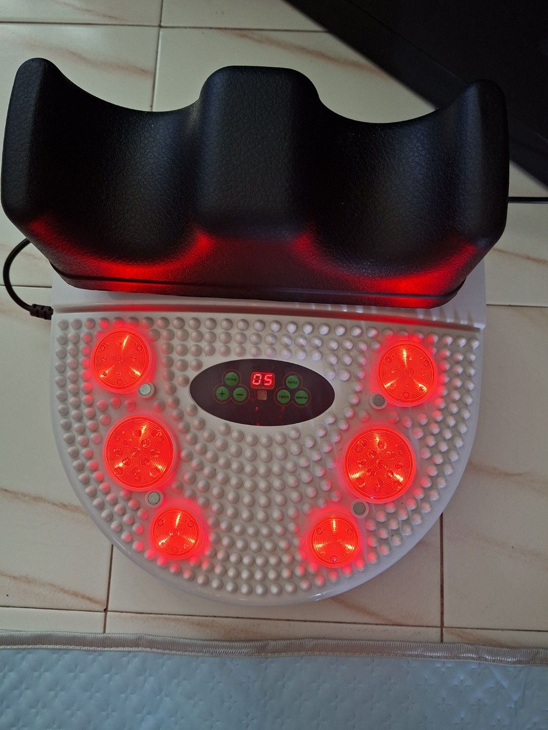 X-Core Twister Machine - Multi-Function (Category: Body Care) located in Singapore. Submitted by blinkish (Listing ID 1436616684, Image 1). Description: - X-Core Twister Machine - Multi-function: Infrared & Vibration Therapy - Includes Remote Control - Original Packaging - Perfect for Home Use self collect only at 600402 Pandan Gardens near temple pls note abit heavy about 8kg. Storage box a little torn..