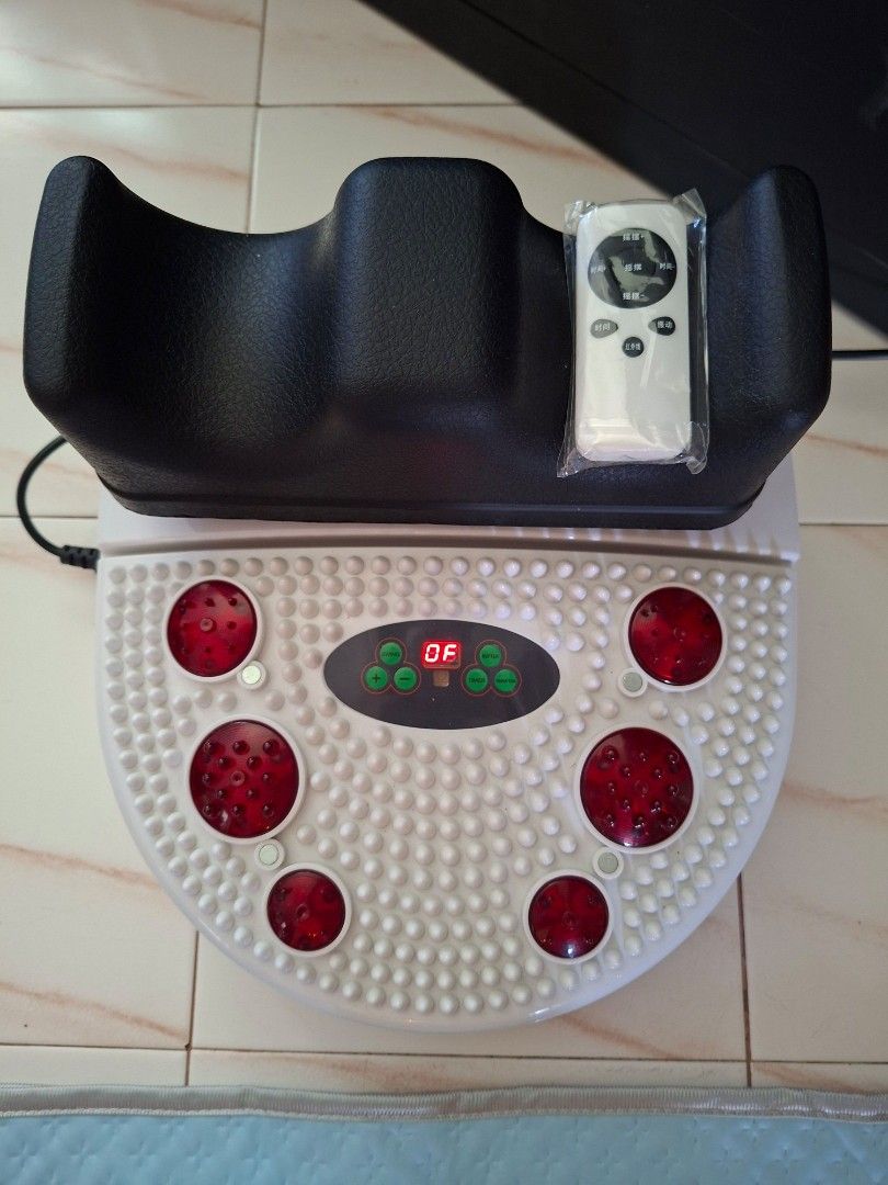 X-Core Twister Machine - Multi-Function (Category: Body Care) located in Singapore. Submitted by blinkish (Listing ID 1436616684, Image 3). Description: - X-Core Twister Machine - Multi-function: Infrared & Vibration Therapy - Includes Remote Control - Original Packaging - Perfect for Home Use self collect only at 600402 Pandan Gardens near temple pls note abit heavy about 8kg. Storage box a little torn..