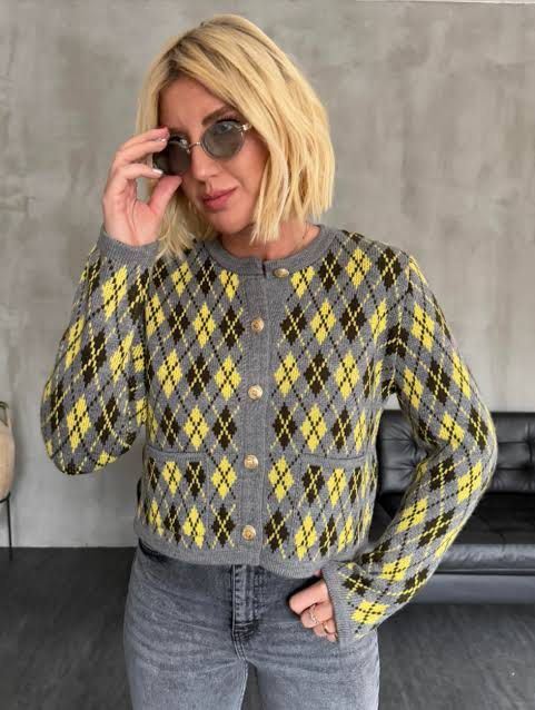 Zara Argyle Knit Cardigan (Category: Coats, Jackets and Outerwear) located in Angeles City. Submitted by closetsource (Listing ID 1436586394, Image 3). Description: Worn once for a trip No flaws Thick quality! Actual photos via dm Mop: gcash only Shipping: j&t.