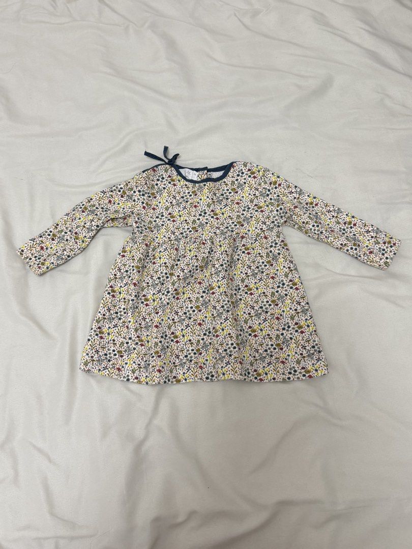 ZARA BABY Dress (Category: Babies & Kids Fashion) located in Makati City. Submitted by koomigal (Listing ID 1436590743, Image 1). Description: Size: 6-9m Super nice 🤍 can be used as a dress or top!!.
