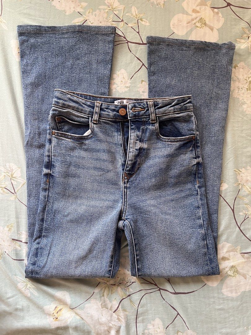 Zara Flare Jeans (Category: Jeans) located in Muntinlupa City. Submitted by ysabeb (Listing ID 1436535738, Image 1). Description: Zara High-waisted flare jeans/pants Size EUR 34, US 2, MEX 24. W: 24-25” no when worn pics :).
