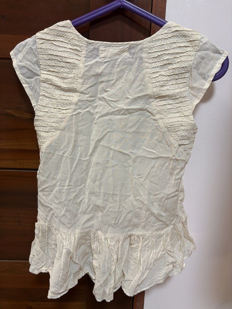 Zara Girls Soft Collection Blouse (Category: Blouses) located in Quezon City. Submitted by jjccly (Listing ID 1436635684, Image 2). Description: girls 11-12 but fits xxs-xs womens no flaws/issues no ww / adtl pic reqs pls mop gcash mod lalamove/j&t (sf of buyer) loc qc .