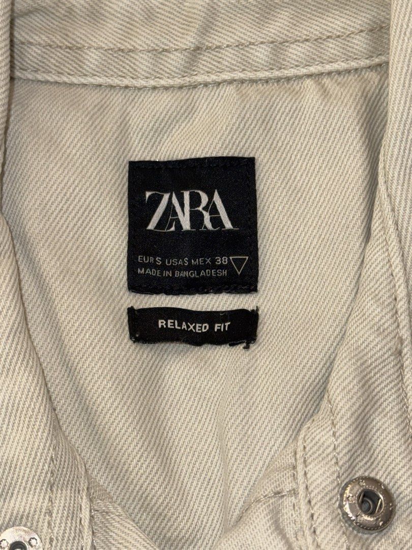 Zara Relaxed Fit Shirt (Category: Tshirts & Polo Shirts ) located in Pasig City. Submitted by powellv (Listing ID 1436608551, Image 3). Description: - relaxed fit shirt - button-down - size: men’s S - RFS: decluttering - price slightly negotiable + SF - helping tags: overshirt, shirt, outerwear, zara, h&m.