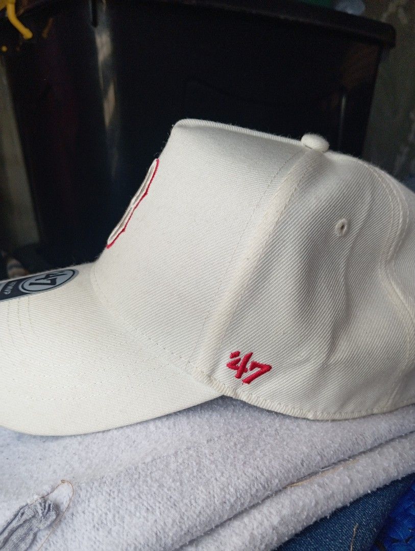 47 Brand Boston Red Sox Cap (Category: Caps & Hats) located in Bulacan. Submitted by flipsrus (Listing ID 1436693896, Image 2). Description: snapback need wash.