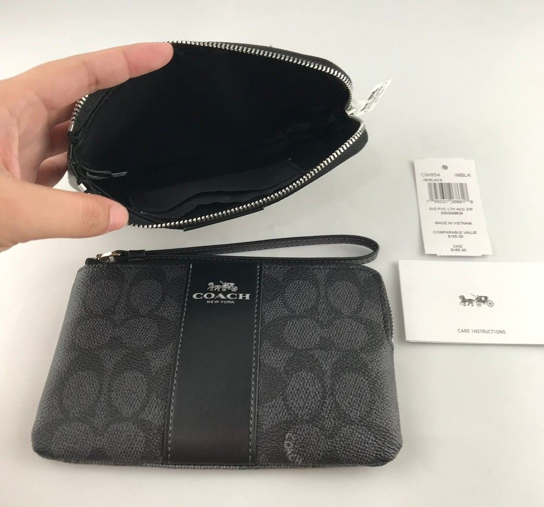 ✨️ Coach Wrislet (Complete inclusion) (Category: Belt bags, Clutches and Pouches) located in Manila. Submitted by luxecollectionbybianca (Listing ID 1436771523, Image 2). Description: .