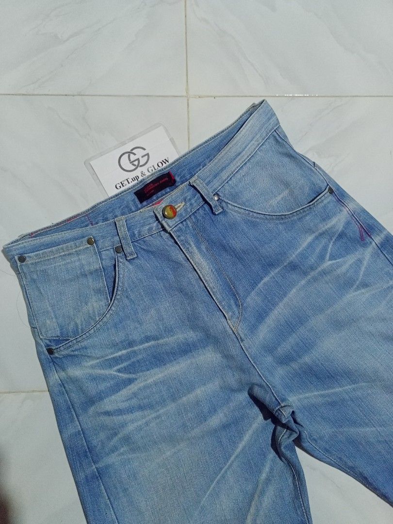 ✅ LEVI'S ENGINEERED Jeans (Category: Jeans) located in Palo. Submitted by getupandglow (Listing ID 1436779688, Image 3). Description: ✅ LEVI'S ENGINEERED Jeans Made in Japan Size: 30 (fit to 32) Lenght: 44 Leg Opening: 7.5 Issue: Heeldrag sa lalayan (see pics) Condition: Very Good over-all Price: ₱650 only + sf 📍 Location: LEYTE MODE OF PAYMENT 💳 GCash (Payment 1st) | ✈️ J&T 📩 MAKE OFFER lang if interested..