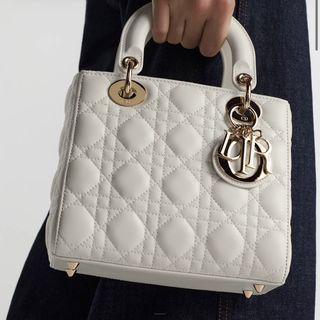 (Category: ) located in . Submitted by dorocloset (Listing ID 1436758973, Image 1). Description: .