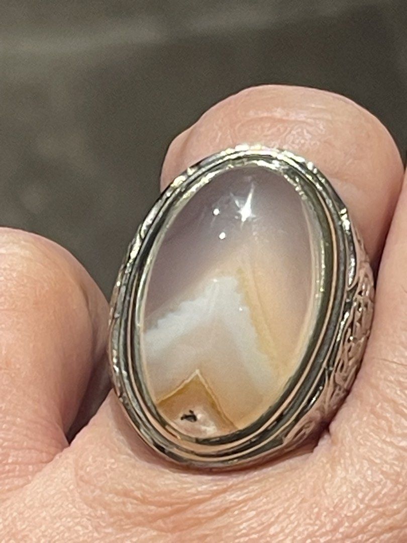 agate ring (Category: Religious Items) located in Singapore. Submitted by 03037299 (Listing ID 1436729160, Image 2). Description: ring size 18.5.