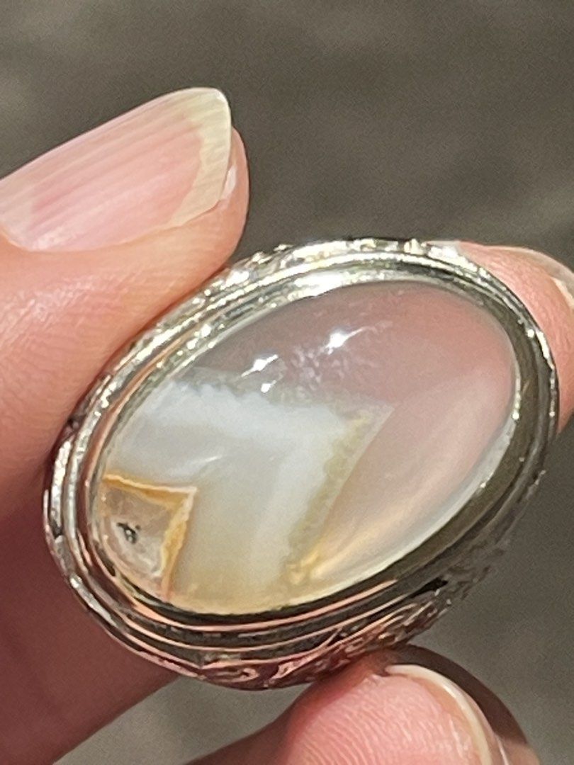 agate ring (Category: Religious Items) located in Singapore. Submitted by 03037299 (Listing ID 1436729160, Image 3). Description: ring size 18.5.