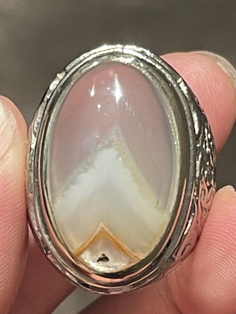agate ring (Category: Religious Items) located in Singapore. Submitted by 03037299 (Listing ID 1436729160, Image 1). Description: ring size 18.5.