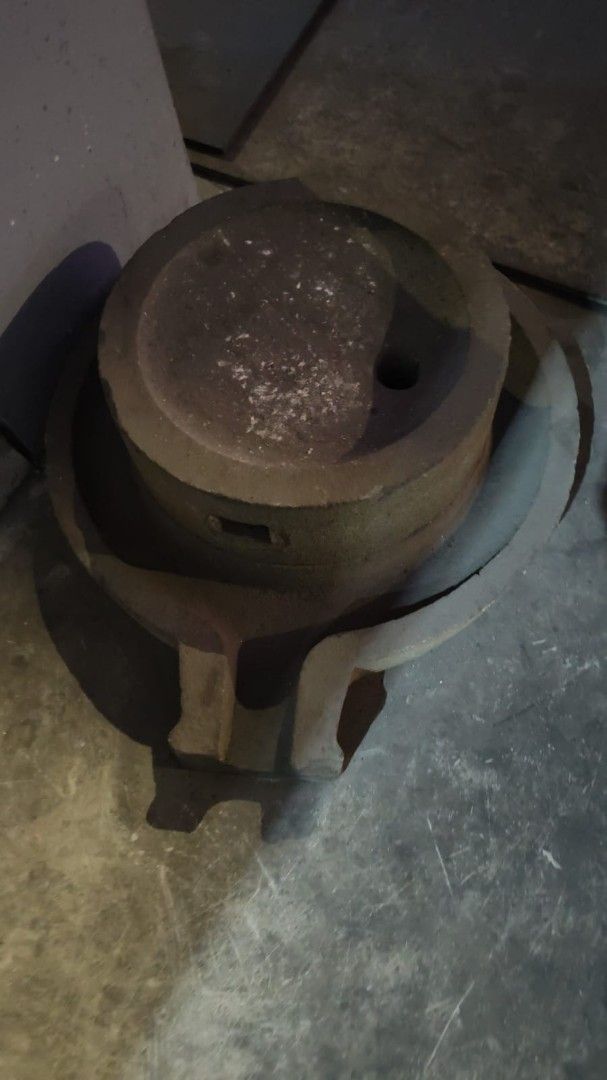 Antique stone grinder448808247100057600