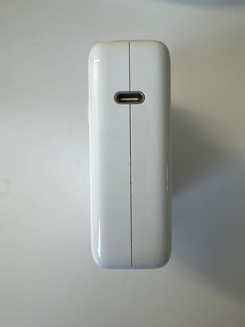 Apple 87W USB-C Power Adapter448403457977896961