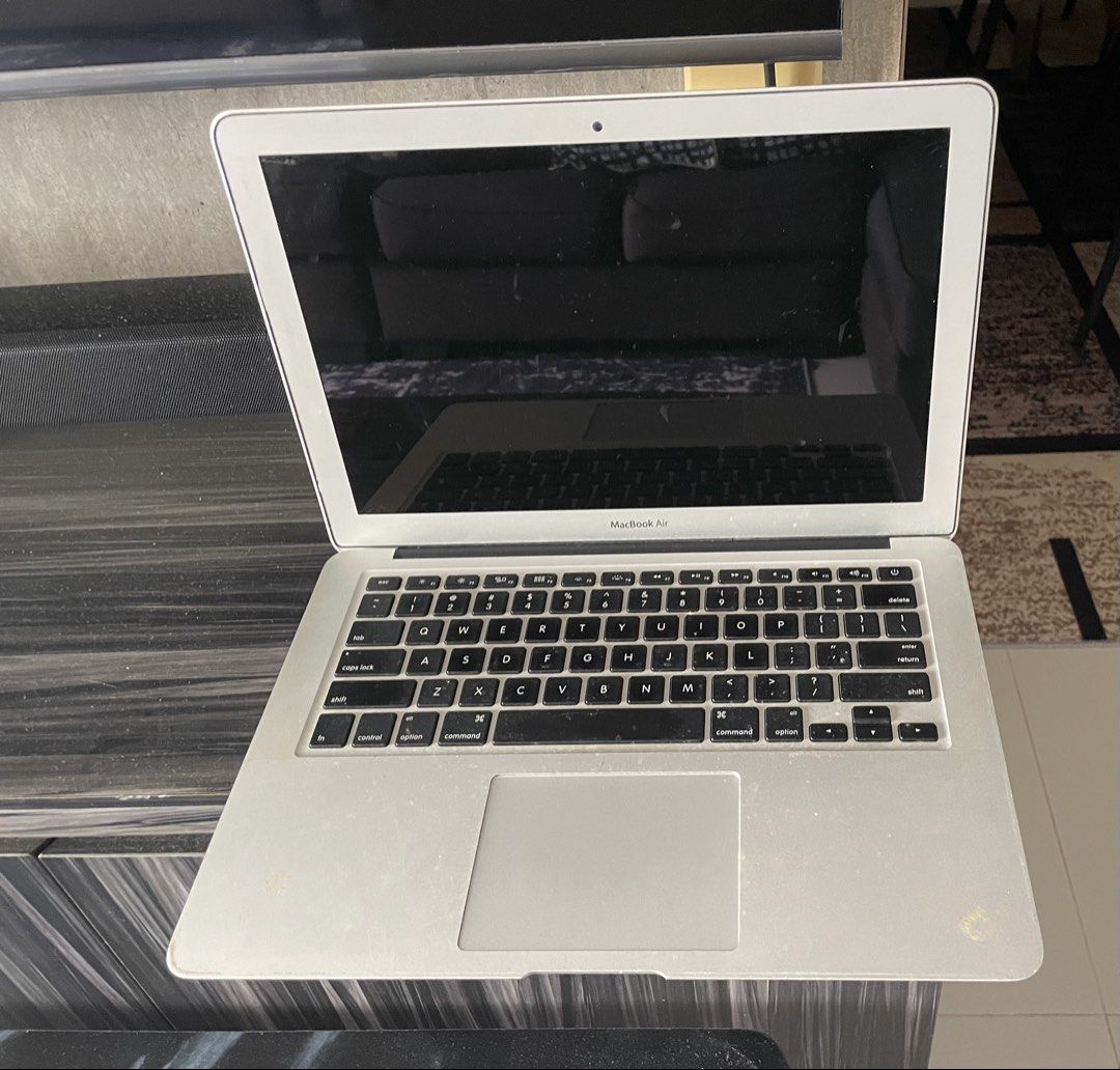 Apple Macbook Air - Used448529280386344961