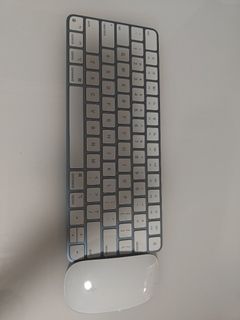 Apple Magic Keyboard 及 Magic Mouse456079932801699840
