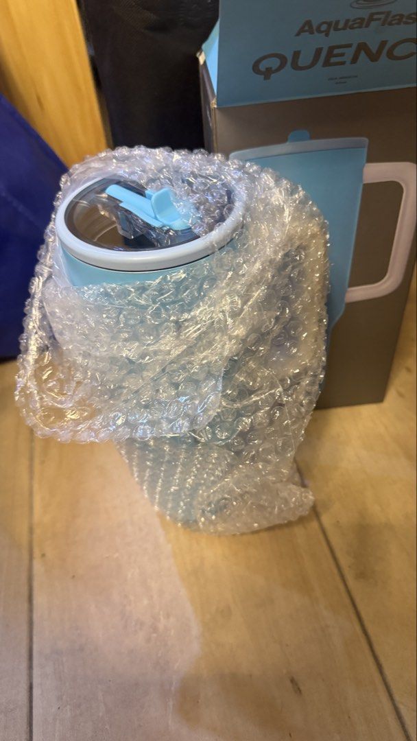 AquaFlask Quench Tumbler 40oz (Category: Water Bottles & Tumblers) located in Manila. Submitted by btfmendoza (Listing ID 1436768547, Image 3). Description: - AquaFlask Quench tumbler - Light blue color (Sea Breeze) -40oz - Includes handle and straw lid - Brand new, in original packaging -no scratches, no dents - Comes with box and bubble wrap .