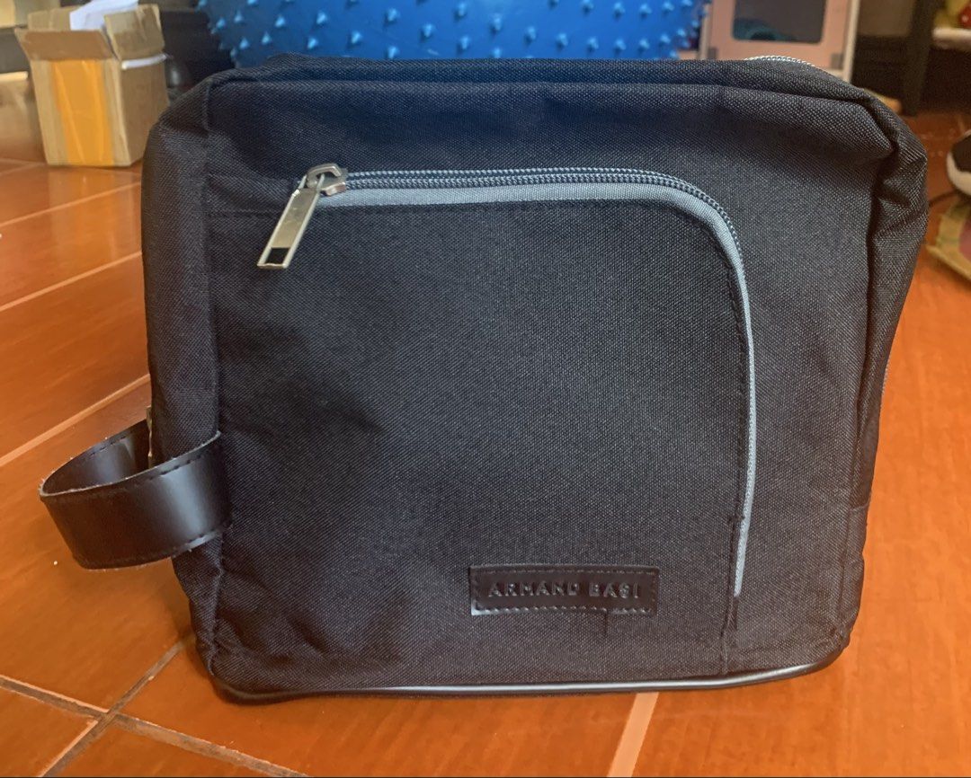 Armand Basi Black Pouch Toiletries (Category: Purses & Pouches) located in Antipolo. Submitted by TheOne21 (Listing ID 1436686112, Image 3). Description: .