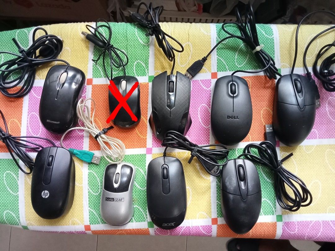 Assorted Wired Optical Computer Mouse (Category: Mouse & Mousepads) located in Singapore. Submitted by kyawyadana84479 (Listing ID 1434840473, Image 1). Description: 1pc for $5 Collection of wired optical computer mouse. Brands include Microsoft, Dell, HP, and Acer. All mouse are tested and working. Various shapes and sizes available. Selling as a bundle..