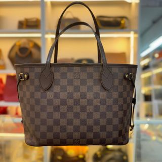(Category: ) located in . Submitted by kashluxe.sg (Listing ID 1436732576, Image 1). Description: .