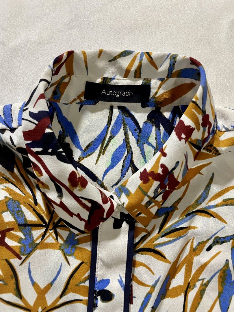 Autograph Floral Long Sleeve Blouse (Category: Blouses) located in Manila. Submitted by pepperstoremerch (Listing ID 1436678870, Image 2). Description: Authograph Long Sleeve Flowers White Blouse Top Size Small / UK 8 / EUR 36 CN 160/82A 100% Polyester Like new. Used once. Please see pictures D0046 .