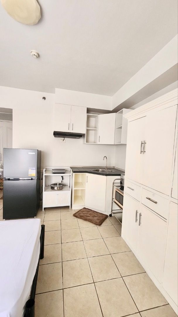 Avida West Makati Condo for RENT (Category: Apartments & Condos) located in Binan City. Submitted by yellowbag_tiger (Listing ID 1436686028, Image 3). Description: ✨ FOR RENT – Fully Furnished Studio Unit in Makati ✨ 📍 Avida Towers Makati West 💰 ₱20,000/month inclusive of association dues 📄 Minimum 1-year lease 👥 Good for up to 2 pax 🛋 Unit Features: ✔ 20sqm studio unit ✔ Fully furnished & move-in ready ✔ 2 single beds – ideal for roommates 