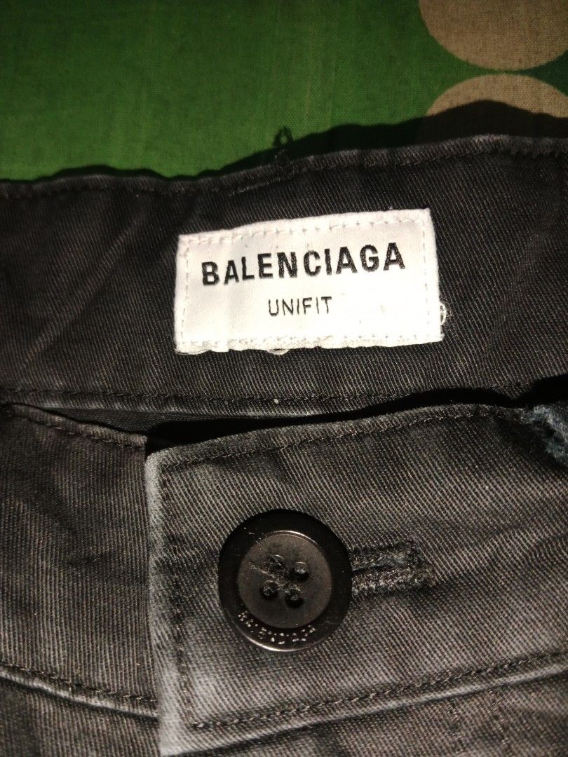 Balenciaga UNIFIT Shorts (Category: Luxury Apparel) located in Mabitac. Submitted by kitothrifty (Listing ID 1436791285, Image 3). Description: Balenciaga Unifit Short Size: XXS Dimes: W - 30 , L - 21 , T - 10 , H - 8.
