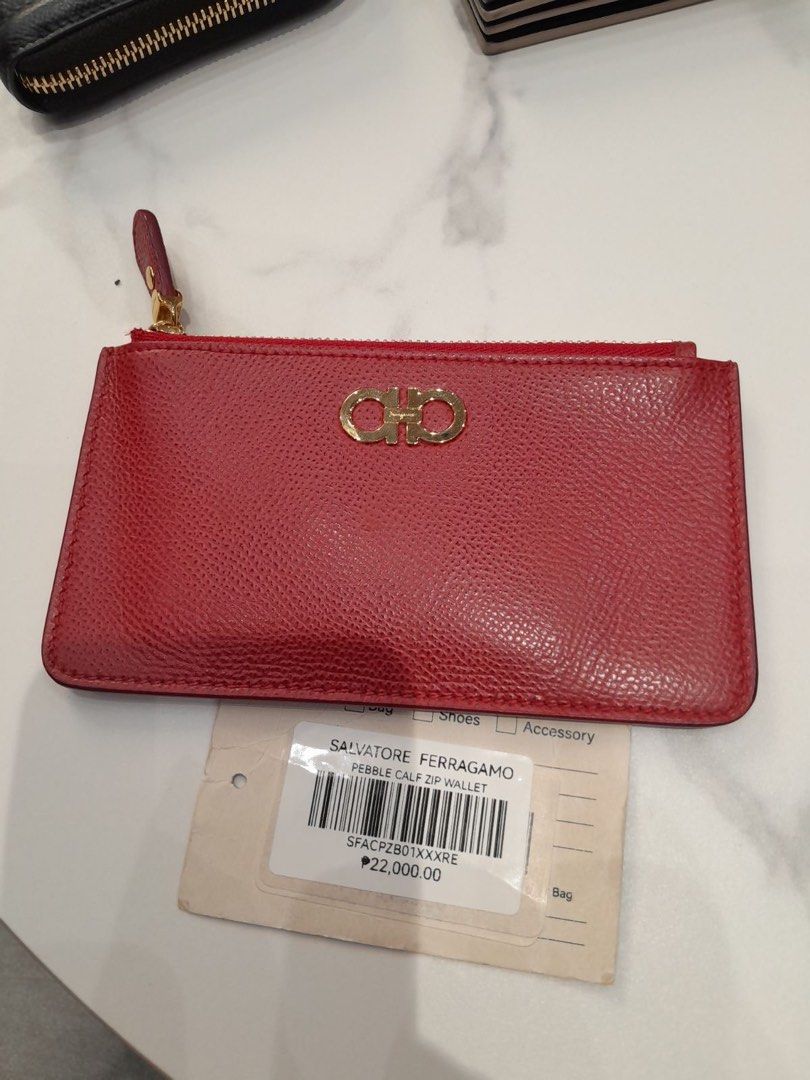 Bally Leather Honey Clip Card Case (Category: Luxury Bags & Wallets) located in Caloocan City. Submitted by imeldas (Listing ID 1436666068, Image 3). Description: Authentic and brand new.