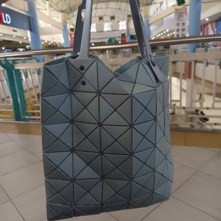 (Category: ) located in . Submitted by chinitasjapanbags (Listing ID 1436789630, Image 1). Description: .