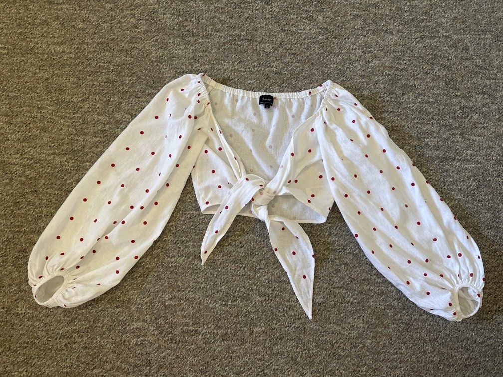 Bardot Top (Category: Women's Clothes) located in Liverpool. Submitted by amraluckett (Listing ID 1436824367, Image 1). Description: Bardot Top Size 6.