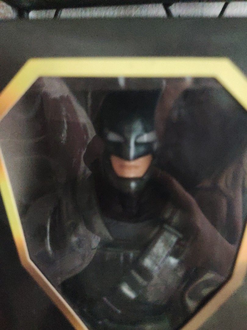 Batman v Superman Armored Batman Lamp (Category: Western Merchandise) located in Subic. Submitted by booley (Listing ID 1436665086, Image 2). Description: .