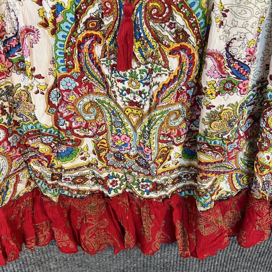 Bila paisley boho frills top (Category: Sleeveless) located in Baguio. Submitted by thecloset.bg (Listing ID 1436787288, Image 3). Description: .