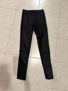 (Category: ) located in . Submitted by Charcat.Closet (Listing ID 1436779802, Image 1). Description: .