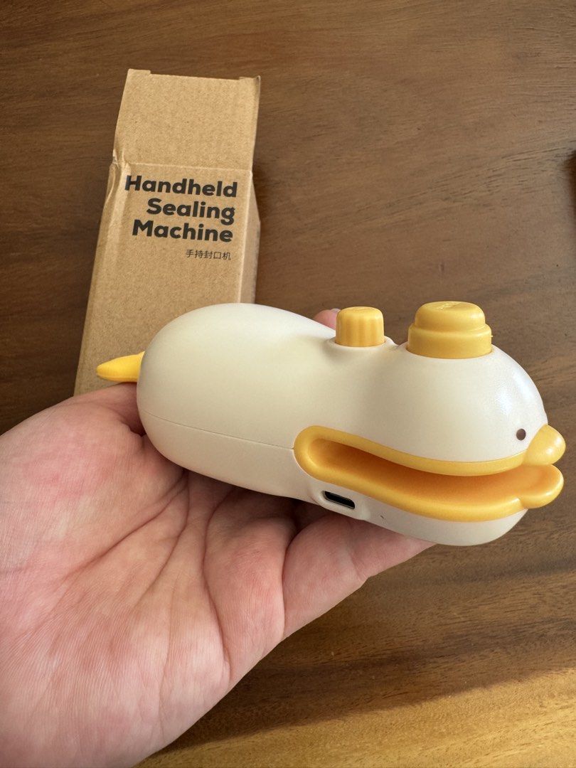 BNIB Mini handheld sealing machine476443483497441284