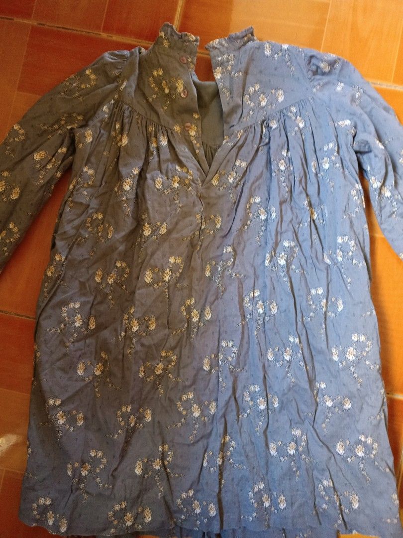 Bonjour Dress Size 6 (Category: Dresses) located in Muntinlupa City. Submitted by ciciloves (Listing ID 1436690906, Image 1). Description: - Bonjour brand - Size 6 - Floral print dress - Long sleeves - V-neck design - Lightweight fabric - Relaxed fit - Suitable for warm weather.