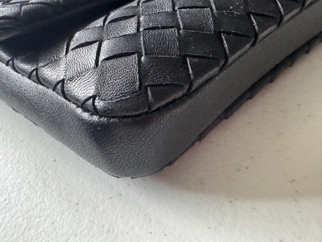 Bottega Veneta Black Leather Interlock Clutch (Category: Luxury Bags & Wallets) located in Quezon City. Submitted by marymae1223 (Listing ID 1436658853, Image 3). Description: Preloved but not abused Bottega Veneta Wallet/Clutch Gcash Payment Size 19.5 x 2x 10 cm Shipping carry off buyer .