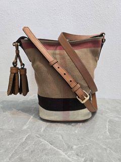 (Category: ) located in . Submitted by SecondhandItems97 (Listing ID 1436721098, Image 1). Description: .