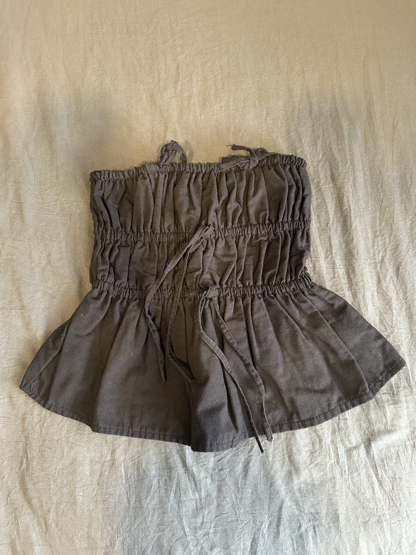 Calista Black Tube Top (Category: Sleeveless) located in Davao. Submitted by 1lesslonelyg1rl (Listing ID 1436738797, Image 1). Description: 🫐 used once!.