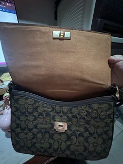 (Category: ) located in . Submitted by lableeyy (Listing ID 1436817558, Image 1). Description: .