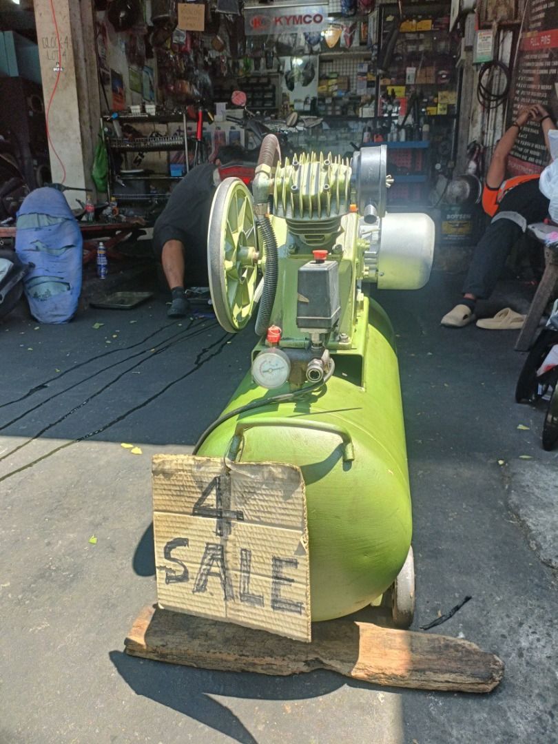 COMPRESSOR VESPA BRAND 1.5HP (Category: Construction Tools & Equipment) located in Valenzuela. Submitted by bernardinetan (Listing ID 1436677664, Image 3). Description: COMPRESSOR VESPA BRAND 1.5HP.