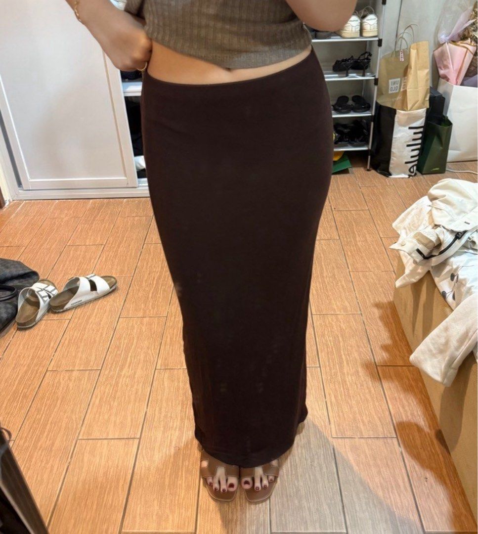 Cotton On Brown Ribbed Maxi Skirt (Category: Skirts) located in Quezon City. Submitted by s0l4nge (Listing ID 1436745576, Image 1). Description: ribbed BNWOT price is firm.