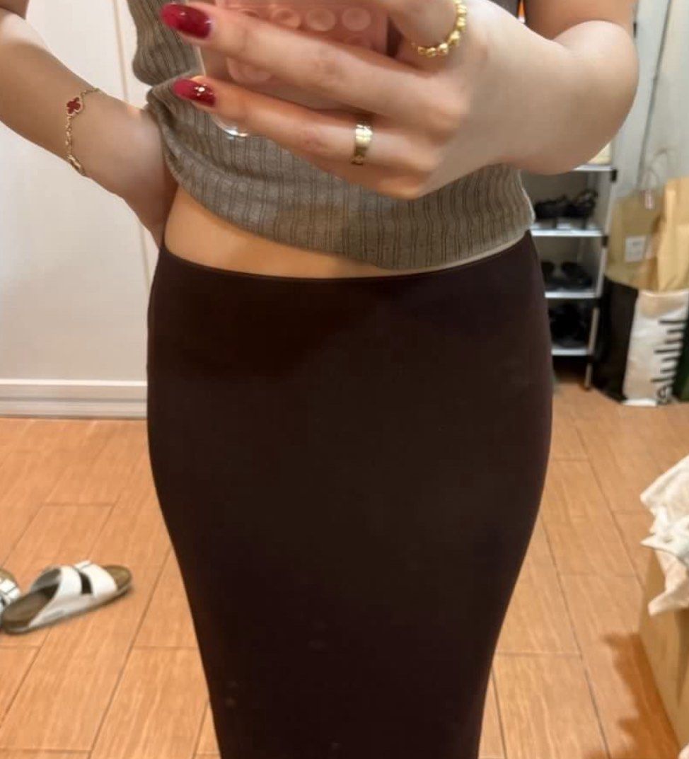 Cotton On Brown Ribbed Maxi Skirt (Category: Skirts) located in Quezon City. Submitted by s0l4nge (Listing ID 1436745576, Image 2). Description: ribbed BNWOT price is firm.
