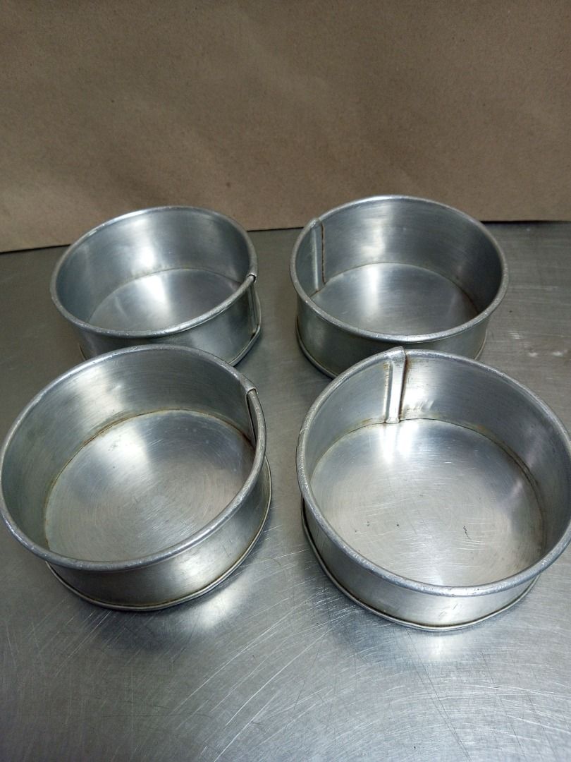 Cup Cake Pan Molder (Category: Bakeware) located in Quezon City. Submitted by foxsquaredeals (Listing ID 1436677210, Image 1). Description: 3.5" x 1.5" 59pcs available RFS: Used from previous business Own pick up/SF shouldered by buyer. MOP: Cash upon pick up, BDO, BPI or Chinabank.