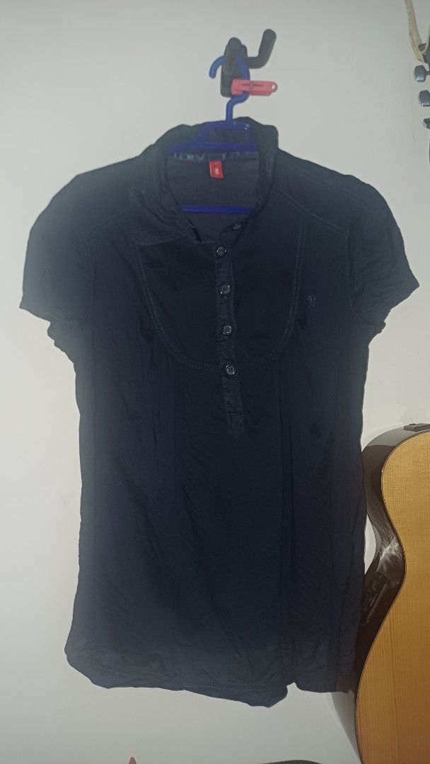 Dark Academia Navy Blue collared short sleeve top (Category: Blouses) located in Manila. Submitted by shieldsapphic_ (Listing ID 1436733811, Image 1). Description: 🌀EDC dark blue long sleeve shirt 🌀Size on tag: L 🌀Features a button-up collar 🌀Classic design 🌀Comfortable fabric 🌀rfs: tight around the arms.