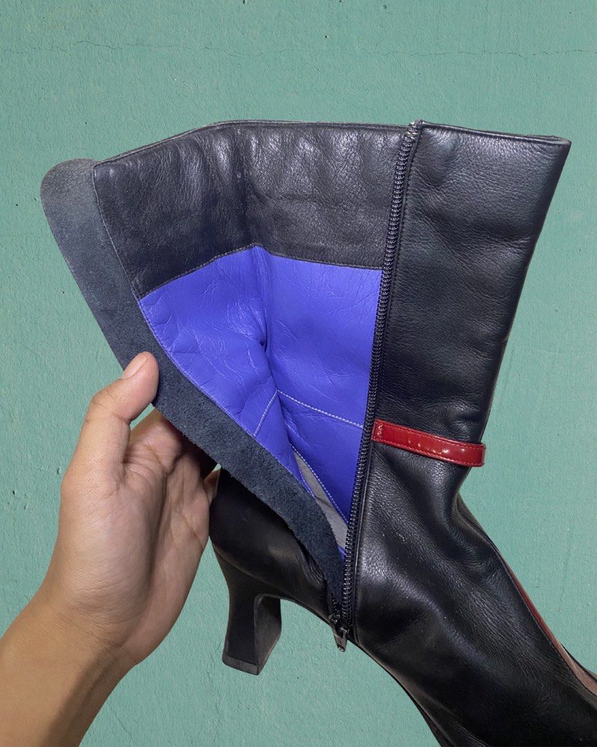 DIARIO 2000 BLACK AND RED BOOTS (Category: Boots) located in Quezon City. Submitted by ____sampai (Listing ID 1436695502, Image 3). Description: DIARIO 2000 BLACK AND RED BOOTS - Good condition inside - Size 6 on tag - Size 23mm.