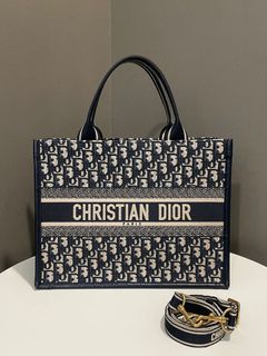 (Category: ) located in . Submitted by lovelotsluxury (Listing ID 1436681577, Image 1). Description: .