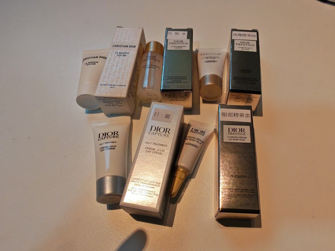 Dior sample set （分類：面部 - 面部護理）位於 Hong Kong。 由 purecat.d574dc 提交（商品編號 1436747549，圖片 2）。簡介： Off/On foaming cleanser face 5ml Lotion Exfoliante 10ml Activated serum 5ml Eye serum 3ml Day creme 5ml。