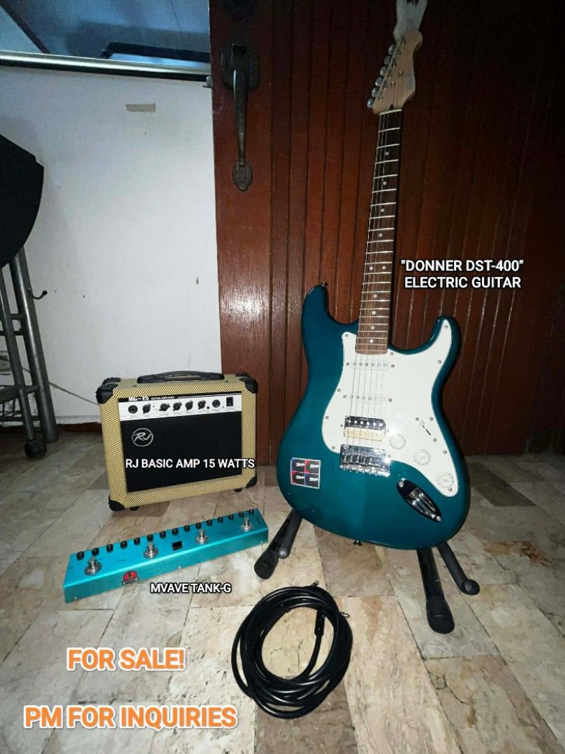 Donner DST-400 Electric Guitar (Category: Musical Instruments) located in Quezon City. Submitted by its.leen (Listing ID 1436750996, Image 1). Description: Donner DST-400 electric guitar.